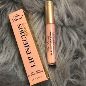 Too Faced Lip Injection Glossy in Angel Kisses✨